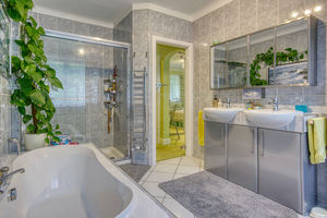 Master Bedroom Ensuite- click for photo gallery